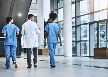 Hospitales y clínicas